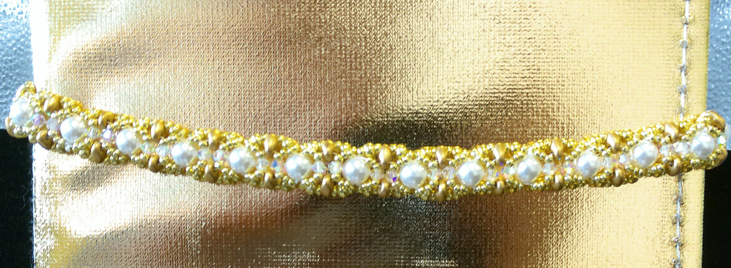 White Pearl Collar Necklace