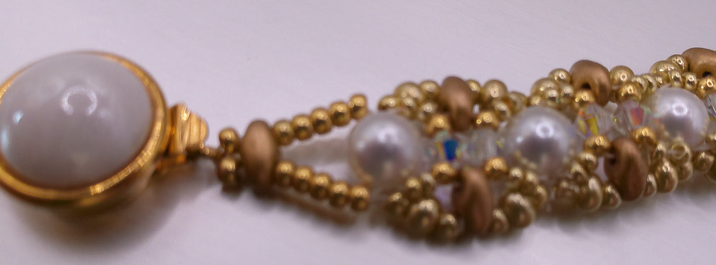 White Pearl Collar Necklace