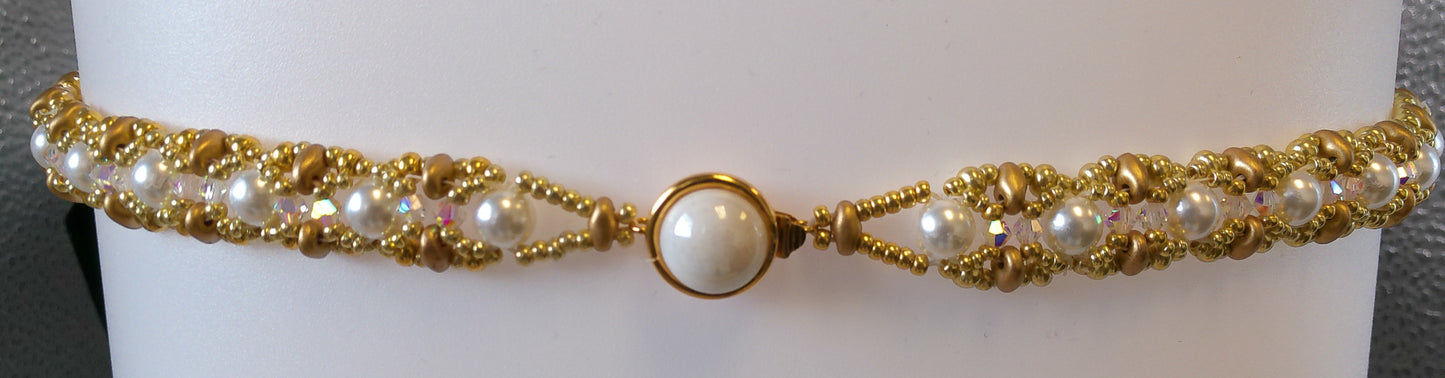 White Pearl Collar Necklace